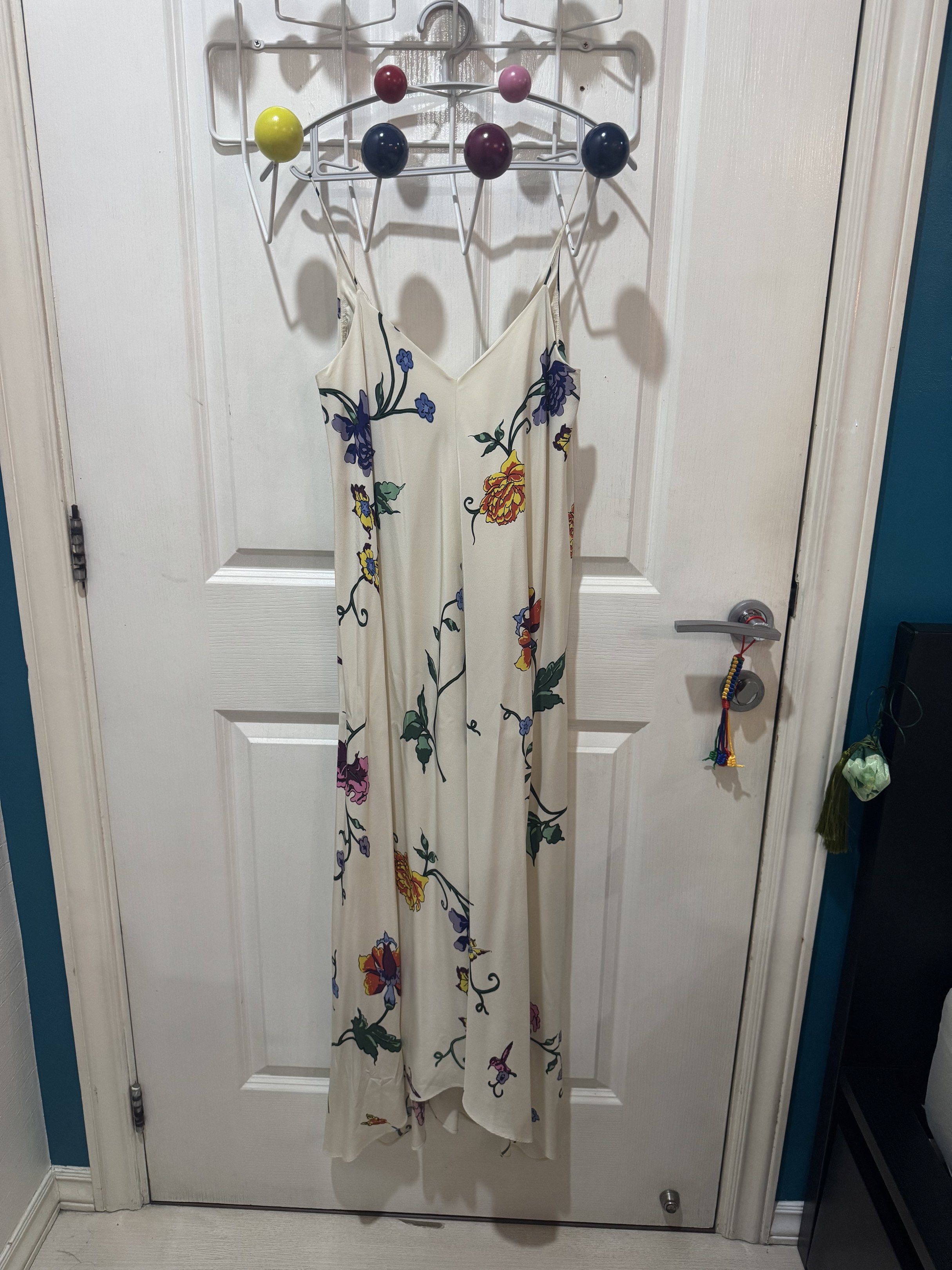 Tibi Floral Maxi Dress (Category: Dresses) located in Quezon City. Submitted by crescent1114 (Listing ID 1419349657, Image 1). Description: Price negotiable No when worn Labeled size 2 but could fit side 4 Loose fit.