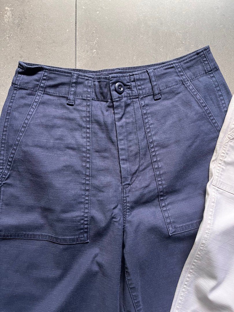 Uniqlo Baker Pants (Category: Jeans) located in Pasig City. Submitted by blt78 (Listing ID 1419245367, Image 3). Description: Uniqlo baker pants in white and navy. Get 1 @ P500, get 2 @ P900 (450/pc) Used but well taken care of :) .