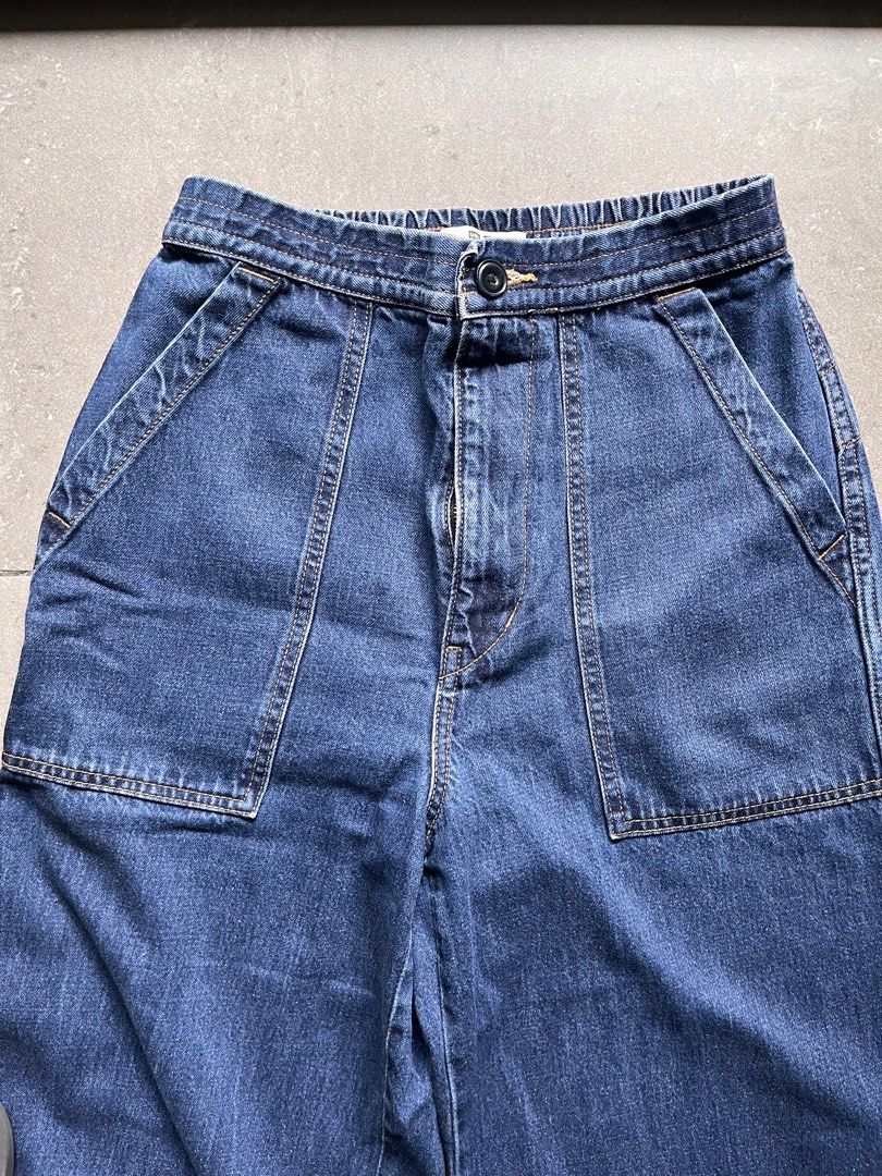 Uniqlo Dark Denim Pants (Category: Jeans) located in Pasig City. Submitted by blt78 (Listing ID 1419246636, Image 2). Description: - Uniqlo Wide-Leg Denim Pants - Size: M - Color: Dark Blue - Waist: 63-69cm - Hip: 88-94cm - Elastic Waistband with Drawstring .