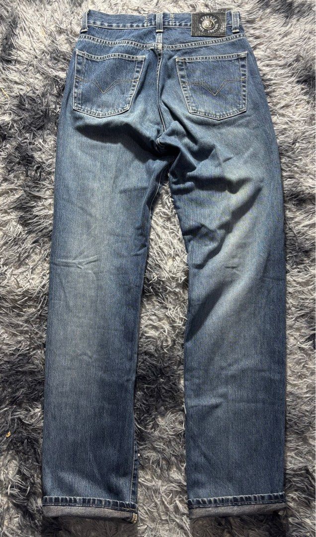 Versace (Category: Luxury Apparel) located in Legazpi City. Submitted by thesource052 (Listing ID 1419359388, Image 2). Description: Versace Jeans Couture Size : 28-30 Length: 42” Leg opening: 7.5” Excellent condition Authentic .