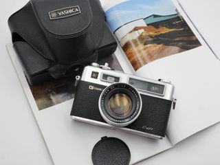FILM RANGEFINDER CAMERAS Collection item 3