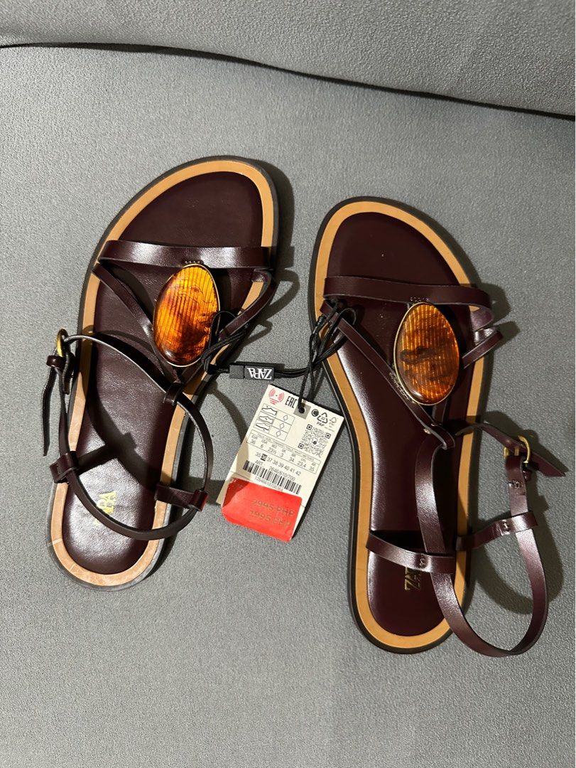 Zara Flat Sandal (Category: Flats & Sandals) located in Manila. Submitted by declutterbytinnn (Listing ID 1419309815, Image 1). Description: .