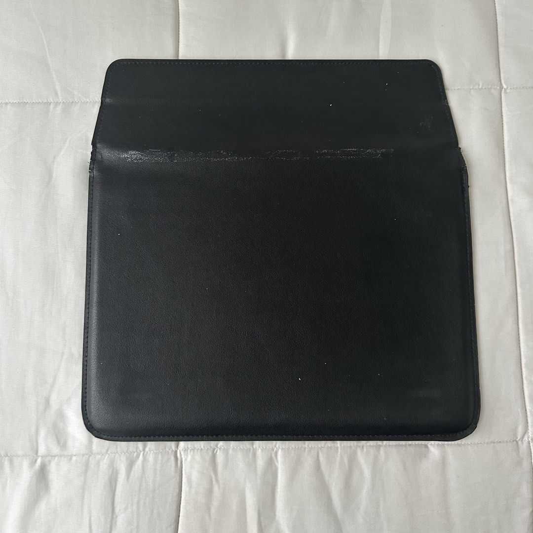 14 inches Laptop Case (Category: Laptop Bags & Sleeves) located in Marilao. Submitted by extra_stuff (Listing ID 1422400007, Image 3). Description: .