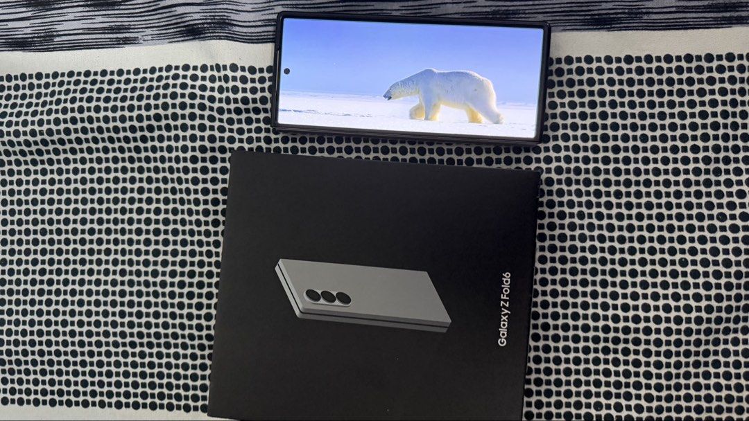 (512GB) Samsung Galaxy Z Fold6 - Silver Shadow (Category: Samsung) located in Cavite. Submitted by jaimeeeeeee (Listing ID 1422538393, Image 2). Description: PLEASE READ Samsung Galaxy Z Fold6 512GB/12GB RAM Silver Shadow Color 10/10 very good condition - lightly used SPARE PHONE only as good as new Bought Aug 2025 from Official Samsung store, bagong bago pa Open line, Works with ANY SIM RFS - Spare phone, bihira magamit NTC Approved Variant Supe