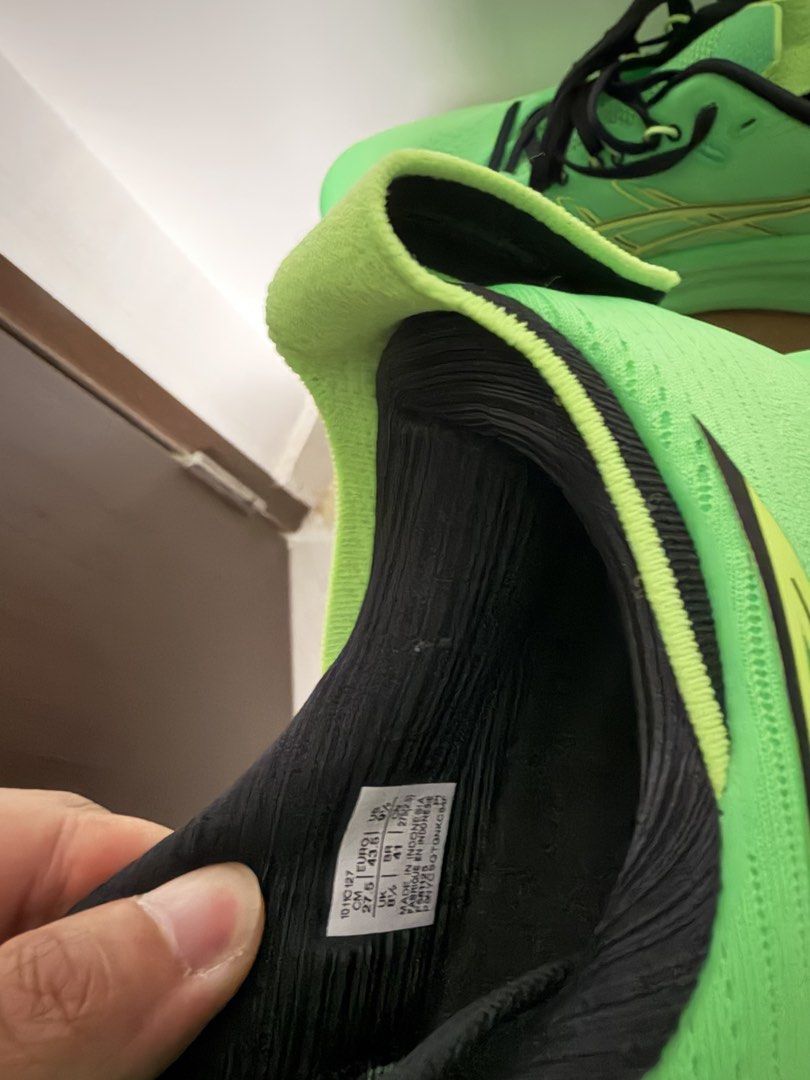 Asics Gel-Nimbus 28 Running Shoes - Green (Category: Sneakers) located in Singapore. Submitted by hexalter (Listing ID 1422441847, Image 2). Description: Hi everyone!! I am selling the latest Asics Gel-nimbus 28 Size:US9.5 Box NOT included *Buy more from my listing to get more discount!!* NO NEGO NO TRADE LOW BALLERS WILL NOT BE ENTERTAINED PM FOR MORE INFO.