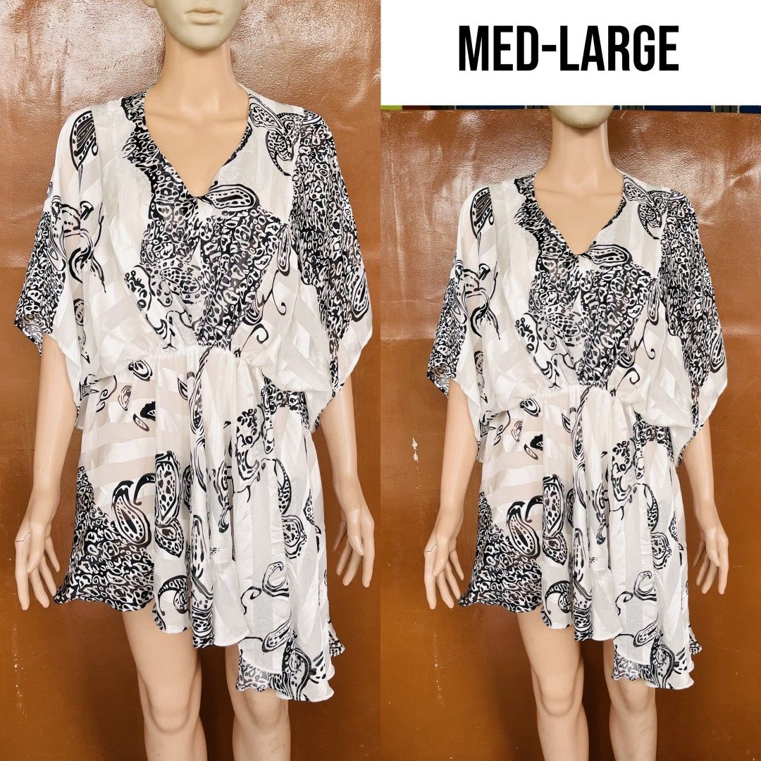 Beach Cover Up free size (Category: Dresses) located in Tabuk. Submitted by BiDing (Listing ID 1422510796, Image 1). Description: 🌟Perfect for beach cover up Stretchable/freesize best fit to Medium-Large.