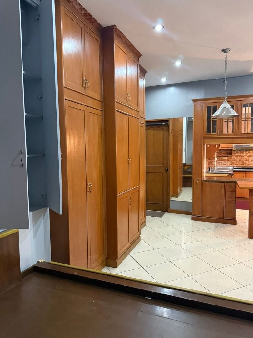 Paseo Parkview | Studio Condo Unit For Rent- #9678 (Category: Apartments & Condos) located in Makati City. Submitted by everbrightph_09171681688 (Listing ID 1422451975, Image 2). Description: ERE Code: 9678 Unit Details: Studio 1TB FA: 36 sqm Semi Furnished Property Features: With Queen-size Bedframe, Cabinets, AC unit, Rangehood, Electric Cooker, Bar Table, Study Table, and French Window Seat Asking Price: Php 30,000.00 For best assistance and v