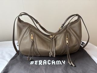 （分類：）位於 。 由 vvy_vvy_ 提交（商品編號 1422511691，圖片 1）。簡介： 。