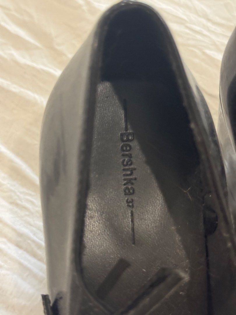 Bershka Platform Mary Jane Heels - Size 37 (Category: Heels) located in Manila. Submitted by aadr1127 (Listing ID 1422417258, Image 3). Description: - Bershka Mary Jane heels - Size: 37 - Color: Black - Features: Double strap design with silver buckles - Heel: Chunky block heel - Sole: Platform - Style: Retro Bought for 3,500 /used once /just stored .