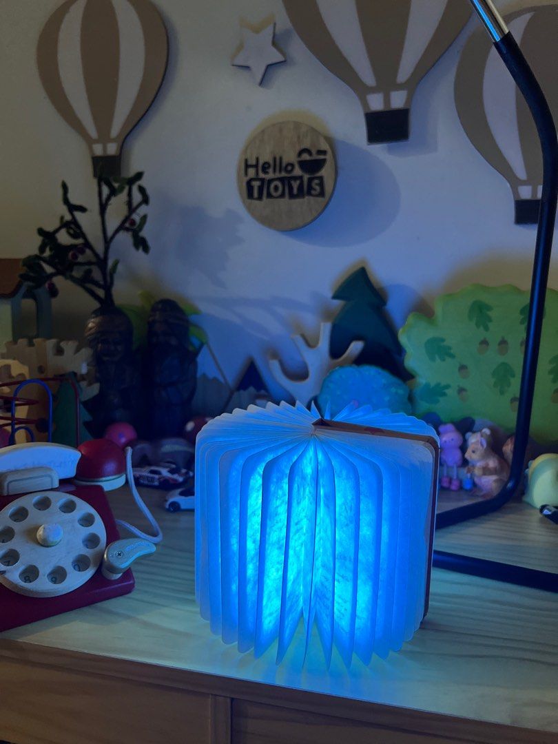 Book lAmp for kids (Category: Infant Playtime) located in Manila. Submitted by hellot_preloved (Listing ID 1422441654, Image 1). Description: Book talaga sya pero lamp pag bubuksan na rechargeable.