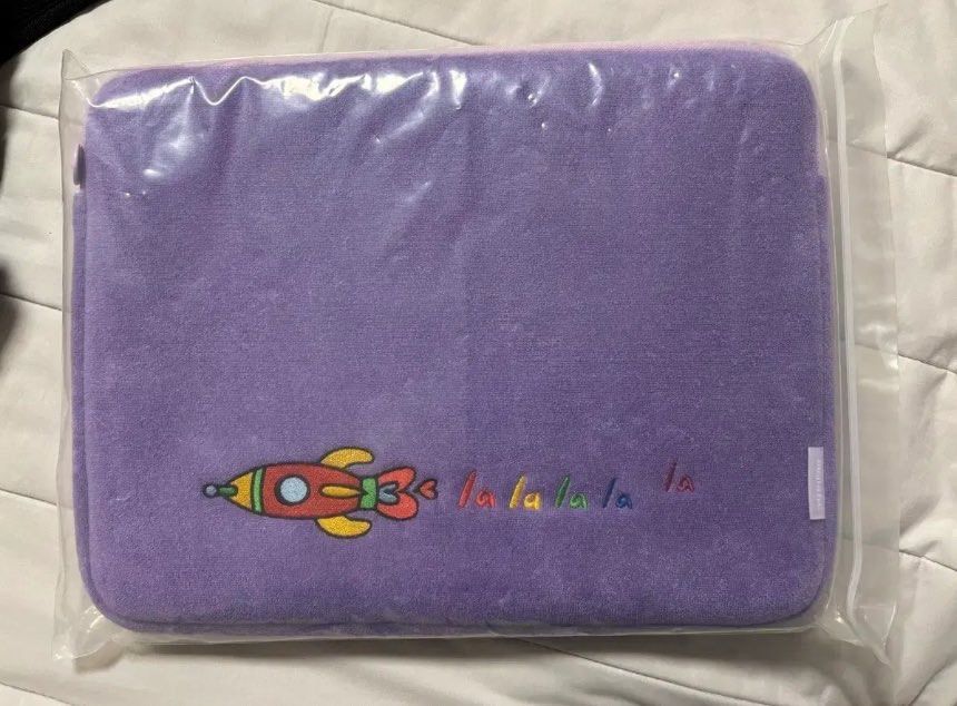 BTS Laptop Pouch (Category: Laptop Bags & Sleeves) located in Taguig. Submitted by albumshop (Listing ID 1422497713, Image 1). Description: Interest Check~ wts lfb BTS Laptop Pouch 1,900 DOP: Payo ETA: 4-5 weeks mine or dm 🫰🏻.
