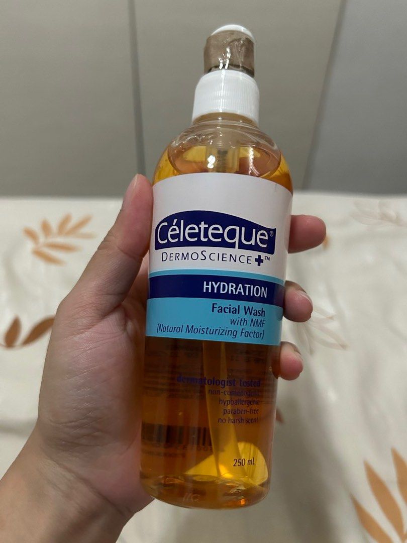 Celeteque Hydration Facial Wash (Category: Face Care) located in Pasay City. Submitted by czariee (Listing ID 1422390836, Image 1). Description: - Celeteque Hydration Facial Wash - 250ml bottle - Expiration: Nov 2027 - Dermatologist-tested - Formulated with Natural Moisturizing Factor (NMF) - Gently cleanses - Hydrating formula.