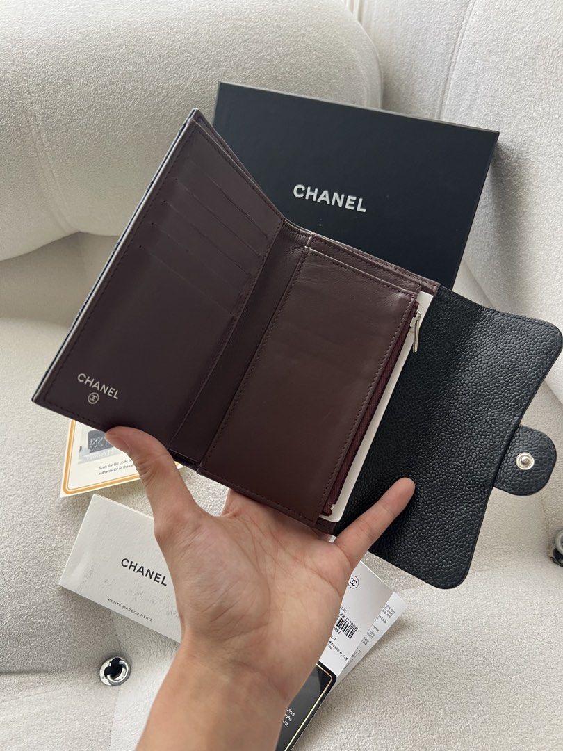 Chanel Caviar Trifold Wallet (Category: Luxury Bags & Wallets) located in Manila. Submitted by beaumontandco (Listing ID 1422436060, Image 3). Description: Authentic Full set.