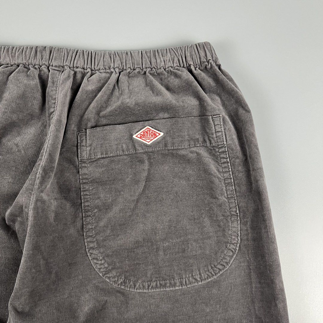 Danton Corduroy Easy Cropped Chino (Category: Activewear) located in Los Banos. Submitted by 4030.archives. (Listing ID 1422531945, Image 3). Description: Danton Corduroy Easy Cropped Chino Pants 2500 Pesos Fits 30-34 Waistline Length : 34.5 inches Hem : 8 inches Good as new Made in Japan.