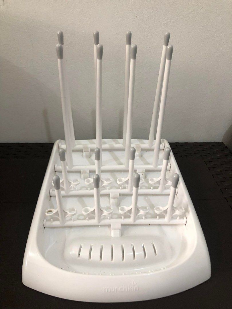 Drying Rack Foldable (Munchkin) (Category: Breastfeeding & Bottle Feeding) located in Santa Maria. Submitted by lhave06 (Listing ID 1422455678, Image 2). Description: Munchkin Foldable Drying Rack Used twice only Good as new No issue.