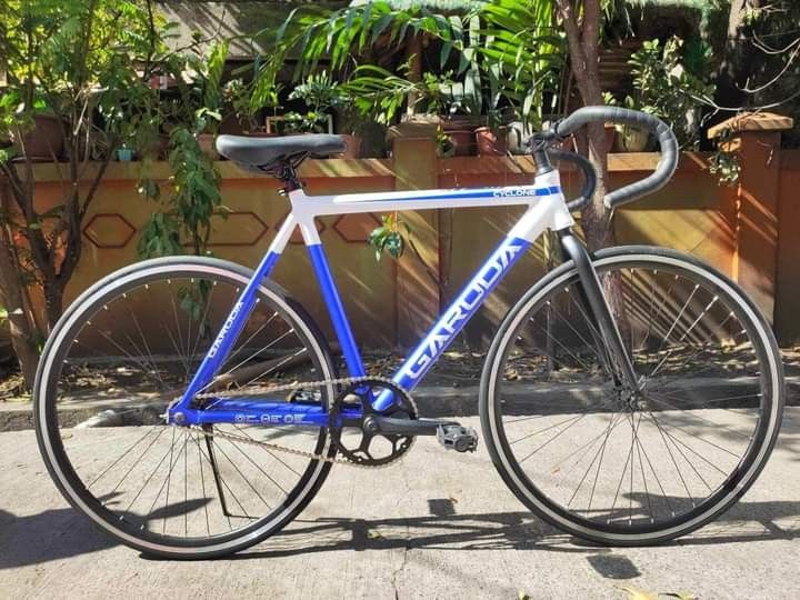 Garuda cyclone v1 alloy fixie (Category: Bicycles) located in Antipolo. Submitted by graceellaolshope (Listing ID 1422525443, Image 3). Description: ONHAND‼️😱😍 👉GARUDA CYCLONE V1 ALLOY FIXIE 700C X 23C (2TONE COLOR) ✔️Free Assemble Price ▪️ 5,600 Available color 💚White Cyan ❤️White Red 💙White Blue 🖤White Gray SPECS:👇👇👇 ▪️Garuda Lightweight Alloy Frame ▪️Smooth weld ▪️Single Speed ▪️Alloy Reflectorized Rim ▪️Alloy Stem 60mm ▪️Top tube 50c