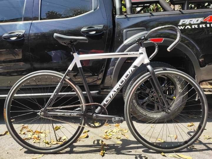 Garuda cyclone v1 alloy fixie (Category: Bicycles) located in Antipolo. Submitted by graceellaolshope (Listing ID 1422525443, Image 2). Description: ONHAND‼️😱😍 👉GARUDA CYCLONE V1 ALLOY FIXIE 700C X 23C (2TONE COLOR) ✔️Free Assemble Price ▪️ 5,600 Available color 💚White Cyan ❤️White Red 💙White Blue 🖤White Gray SPECS:👇👇👇 ▪️Garuda Lightweight Alloy Frame ▪️Smooth weld ▪️Single Speed ▪️Alloy Reflectorized Rim ▪️Alloy Stem 60mm ▪️Top tube 50c
