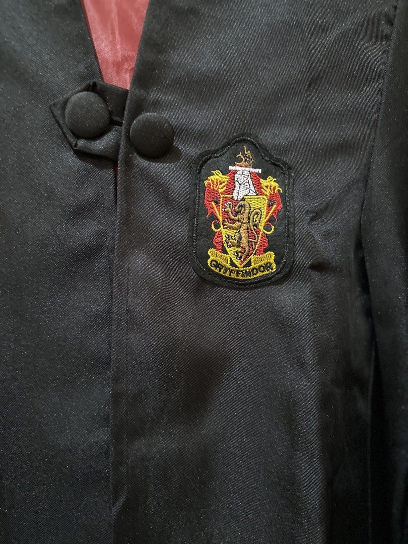 Harry Potter- Gryffindor Robe and Accessories Set (Category: Babies & Kids Fashion) located in Pila. Submitted by airrapreloved_ (Listing ID 1422389000, Image 3). Description: - Gryffindor robe with crest and hood - Gryffindor scarf - Red and gold striped tie - Round glasses - Ideal for Harry Potter enthusiasts! 📣Wala na po yung wand nasira ng anak ko☺️ Isang beses lang nagamit for pictorial lang. .