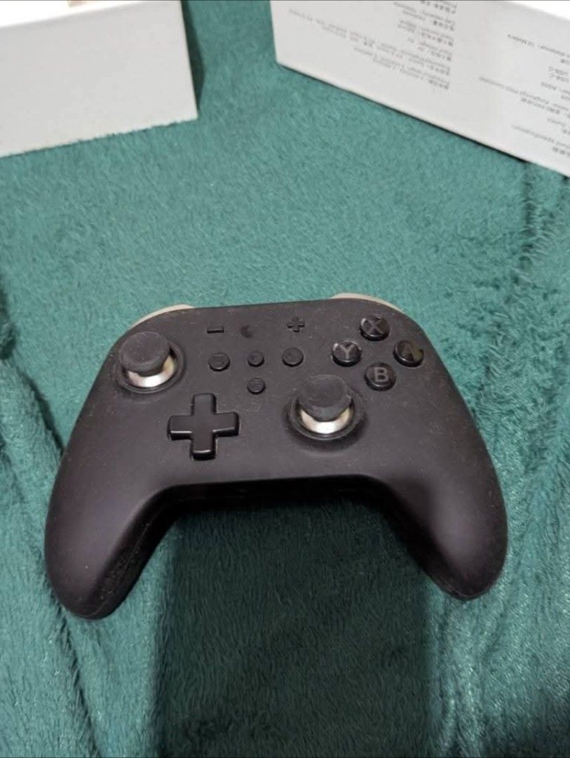 Gulikit Kingkong 2 Pro Controller (Category: Controllers) located in Santa Maria. Submitted by LeonardSean (Listing ID 1422529292, Image 2). Description: Perfectly working still still has box, case etc price is still negotiable..