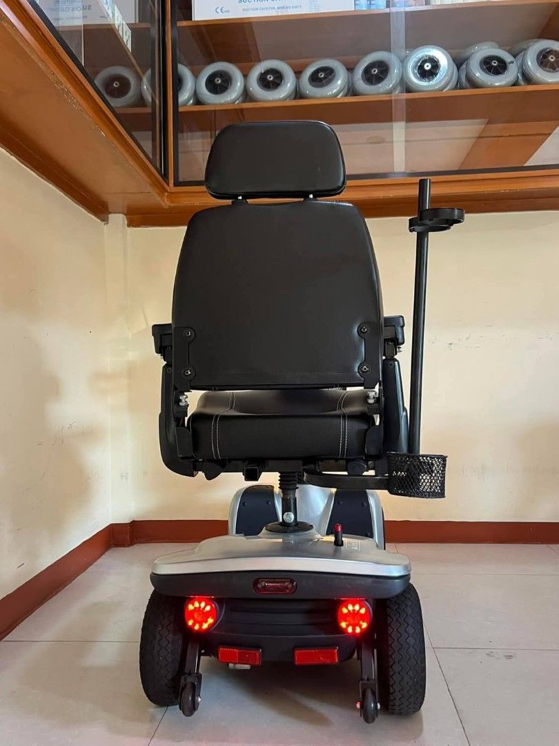 Invacare Leo Mobility Scooter (Category: Medical Supplies & Tools) located in Manila. Submitted by gracepangan_02 (Listing ID 1422544571, Image 2). Description: - Invacare Leo mobility scooter - Silver color - Comfortable black seat with armrests and headrest - Includes front basket - Rear light - Four wheels - Control panel with handlebar - Invacare logo visible - In good working condition.