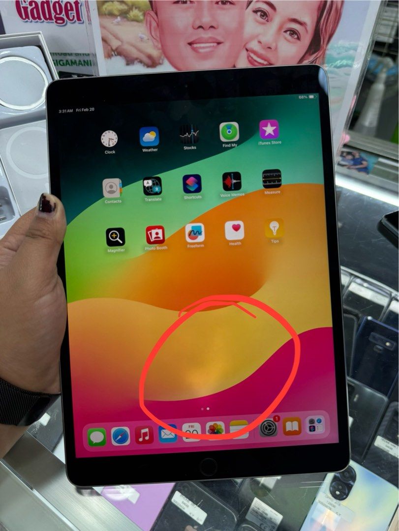 iPad Pro 10.5 inch (2018) (Category: iPad) located in San Juan City. Submitted by wainefreygadgetshop (Listing ID 1422487280, Image 3). Description: iPad Pro 10.5 inch 256gb ALL GOODS AT WORKING NO REPAIR HISTORY NO HIDDEN ISSUE (ILALAGAY KO PO SA NOTE YUNG HONEST ISSUE) Smooth na smooth padin Gamitin GOOD BOARD GOOD FOR PARTS EXCEPT LCD TEST ALL YOU WANT BAGO BAYARAN Note:LCD WHITE SPOT DINA HALATA PAG NAKA DARKMODE YAN YUNG HONEST ISSUE KAYA MU