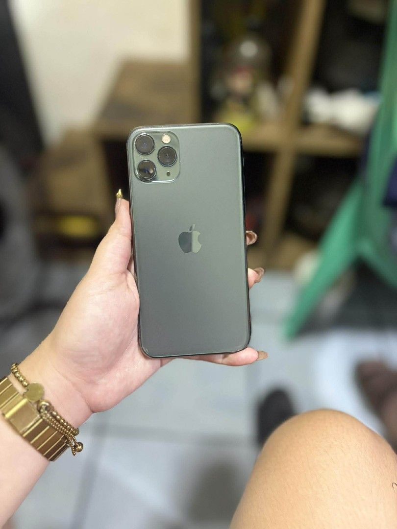 IPHONE 11 PRO (Category: iPhone 11 Series) located in Quezon City. Submitted by daomingoliver-88705 (Listing ID 1422426607, Image 2). Description: For sale only, pass sa swap. ₱12,000 FIX! 🤑 IPHONE 11 PRO 64 GB 92% BH ✔️FU / UNLI RESET ✔️ANY SIM ✔️FACE ID ✔️TRUE TONE NO HIDDEN IISSUES! CHANGE DISPLAY Open for COD around Metro Manila! 💗 ✅CASH BASIS ONLY.