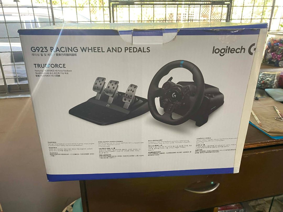 Logitech G923 TRUEFORCE SIM Racing Wheel – PS5, PS4, PC (Category: Controllers) located in San Pedro. Submitted by mamsernoodle (Listing ID 1422480324, Image 2). Description: Selling pre-owned Logitech G923 TRUEFORCE SIM Racing Wheel and Pedals, also including the frame used for installing the wheel and pedals No to trades as the owner specifically mentioned that it is for sale, thanks! Compatible with PS5/PS4 and PC, already tested this with Gra