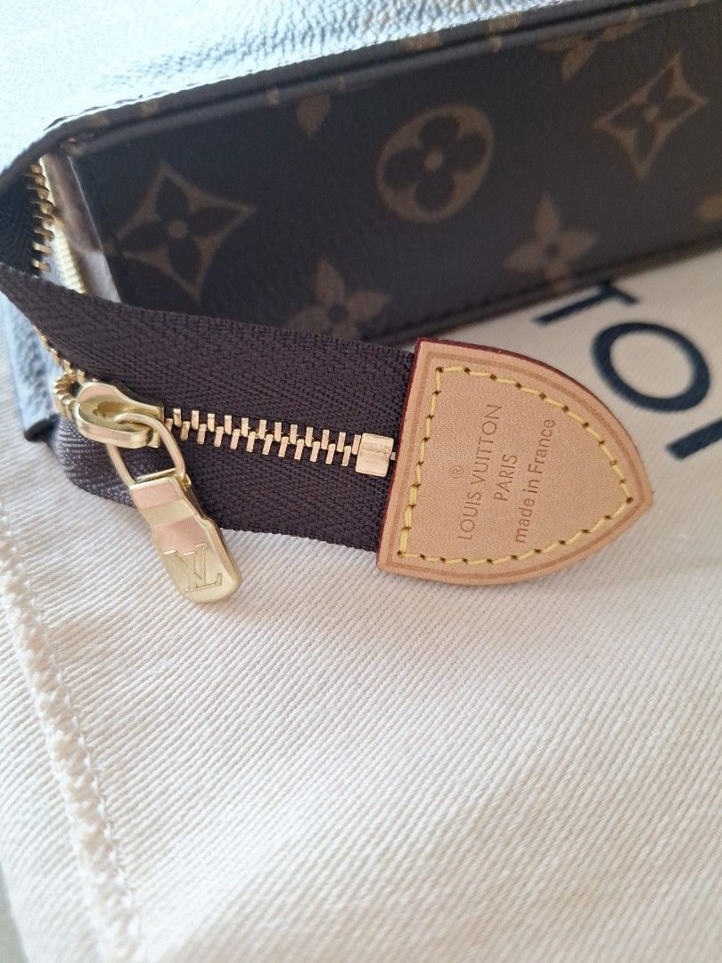 Louis Vuitton Monogram Vanity Pouch 26, Luxury, Bags & Wallets on Carousell