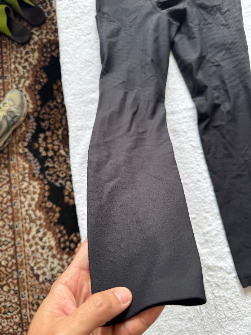 Lululemon Compression Tights (Category: Activewear) located in Manila. Submitted by handoverfist (Listing ID 1422449113, Image 2). Description: Bought for 5k.