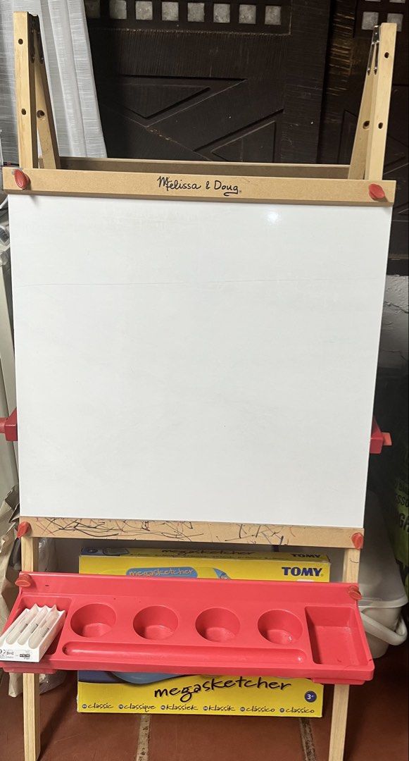 Melissa & Doug Deluxe Art Easel (Category: Educational & Learning Toys) located in Manila. Submitted by armi.corpuz (Listing ID 1422509557, Image 1). Description: With free books.