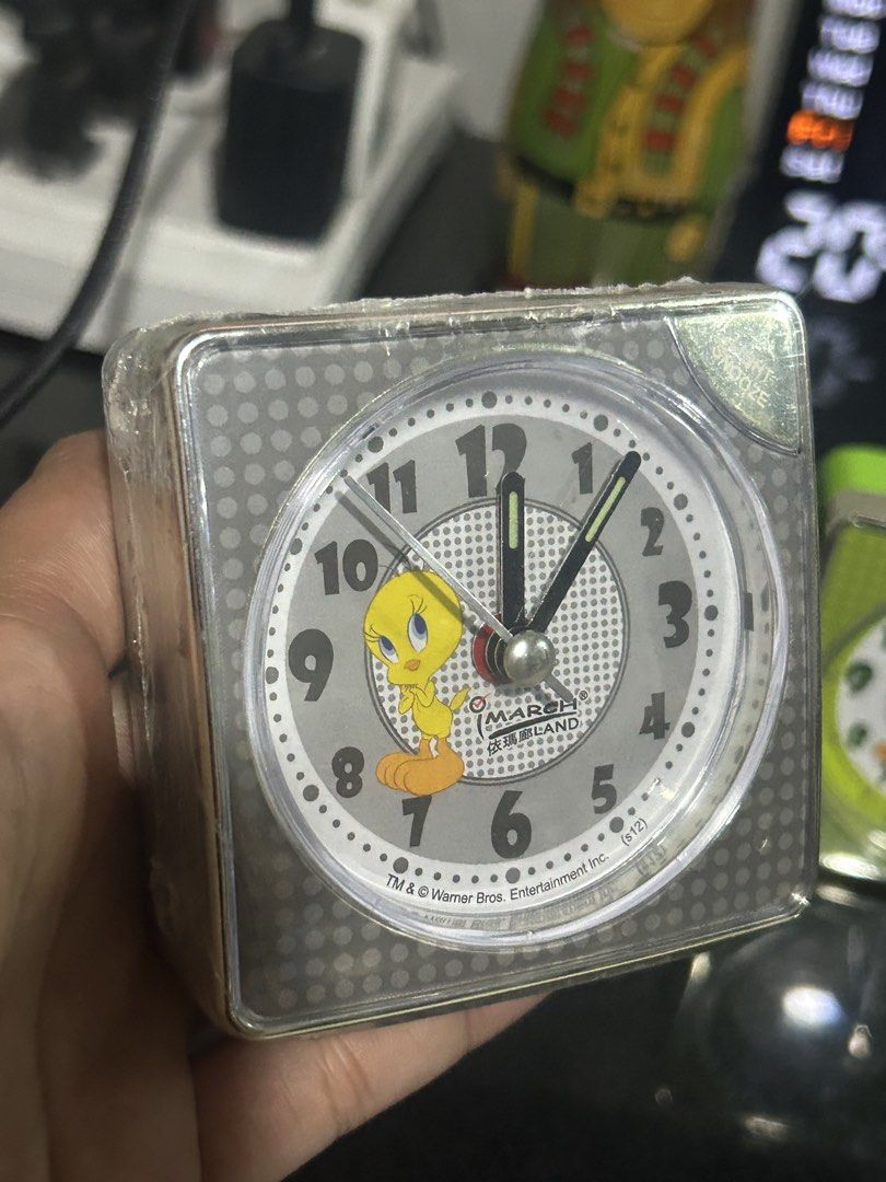 Mini Alarm Clock warner bros Tweety bird (Category: Clocks) located in General Trias. Submitted by aprilocampo0412 (Listing ID 1422485763, Image 3). Description: Mini Alarm Clock warner bros Tweety bird Working uses 1xAA battery Comes with box pa Avail in Green and Silver.