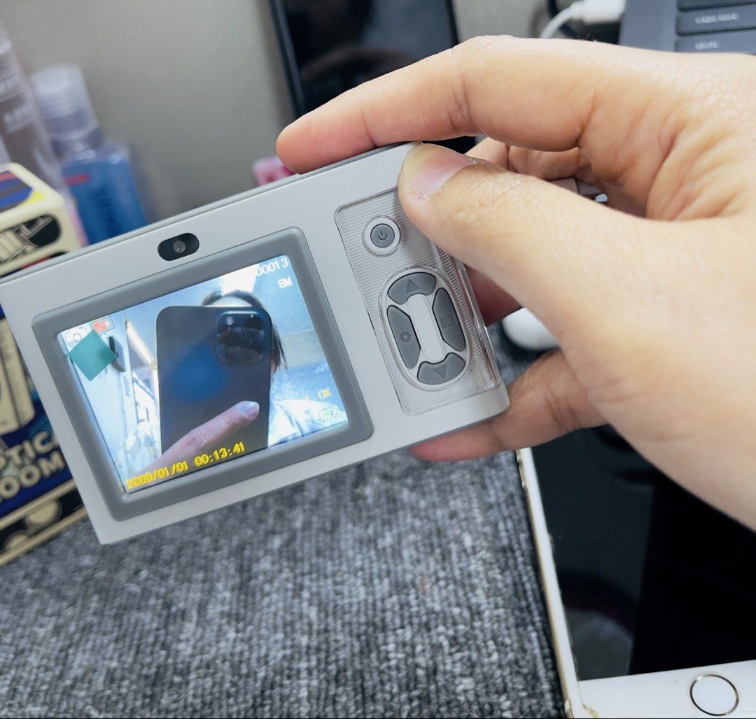 Mini S Digital Optical Camera 8X Zoom (Category: Cameras) located in Mandaluyong City. Submitted by imimimi (Listing ID 1422402484, Image 3). Description: Retro Camera Almost new open for sample lang Pwede pang kids or adult Malinaw ang cam back and front .