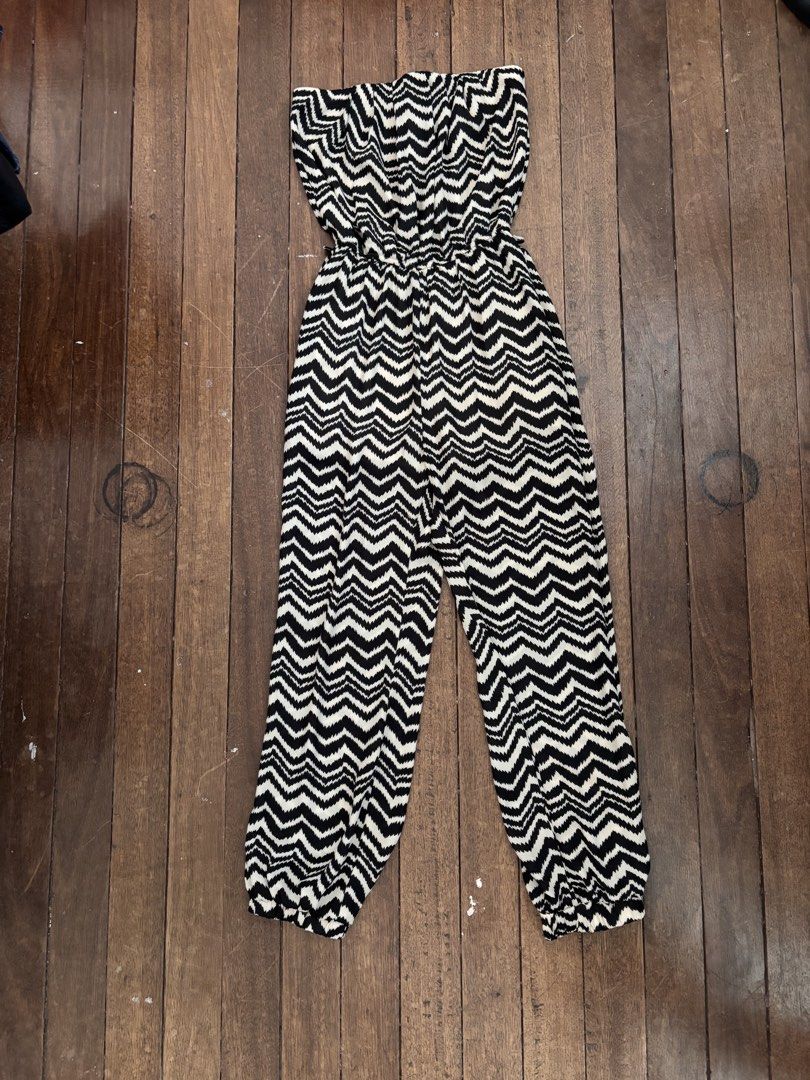 Miss Avenue Chevron Jumpsuit (Category: Jumpsuits) located in Calasiao. Submitted by hestia_27 (Listing ID 1422454410, Image 1). Description: -Summer/Casual Romper -perfect for beach outfit -M to L -you can request a when worn just message me .