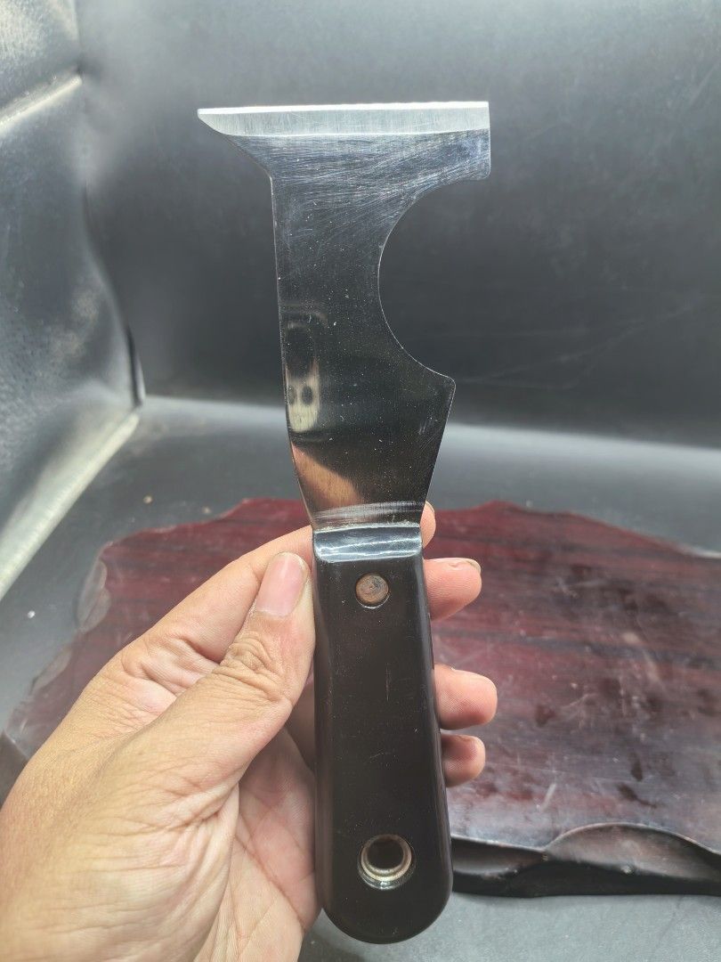Multi-purpose Painter's Tool (Category: Construction Tools & Equipment) located in Cebu City. Submitted by dudes_villanueva (Listing ID 1422515225, Image 1). Description: Multi-purpose Painter's Tool 📌Commonly referred to as a 5-in-1 or 6-in-1 tool, used for various construction and home renovation projects. 📌Functions: Combines a scraper, putty remover, roller cleaner, caulk remover/spreader, and paint can opener into one tool. 📌Material: Fea