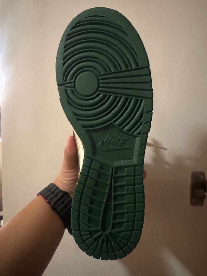 Nike Dunk Low Retro Rattan Gorge Green (Category: Sneakers) located in Quezon City. Submitted by haven.preloved (Listing ID 1422453374, Image 2). Description: .