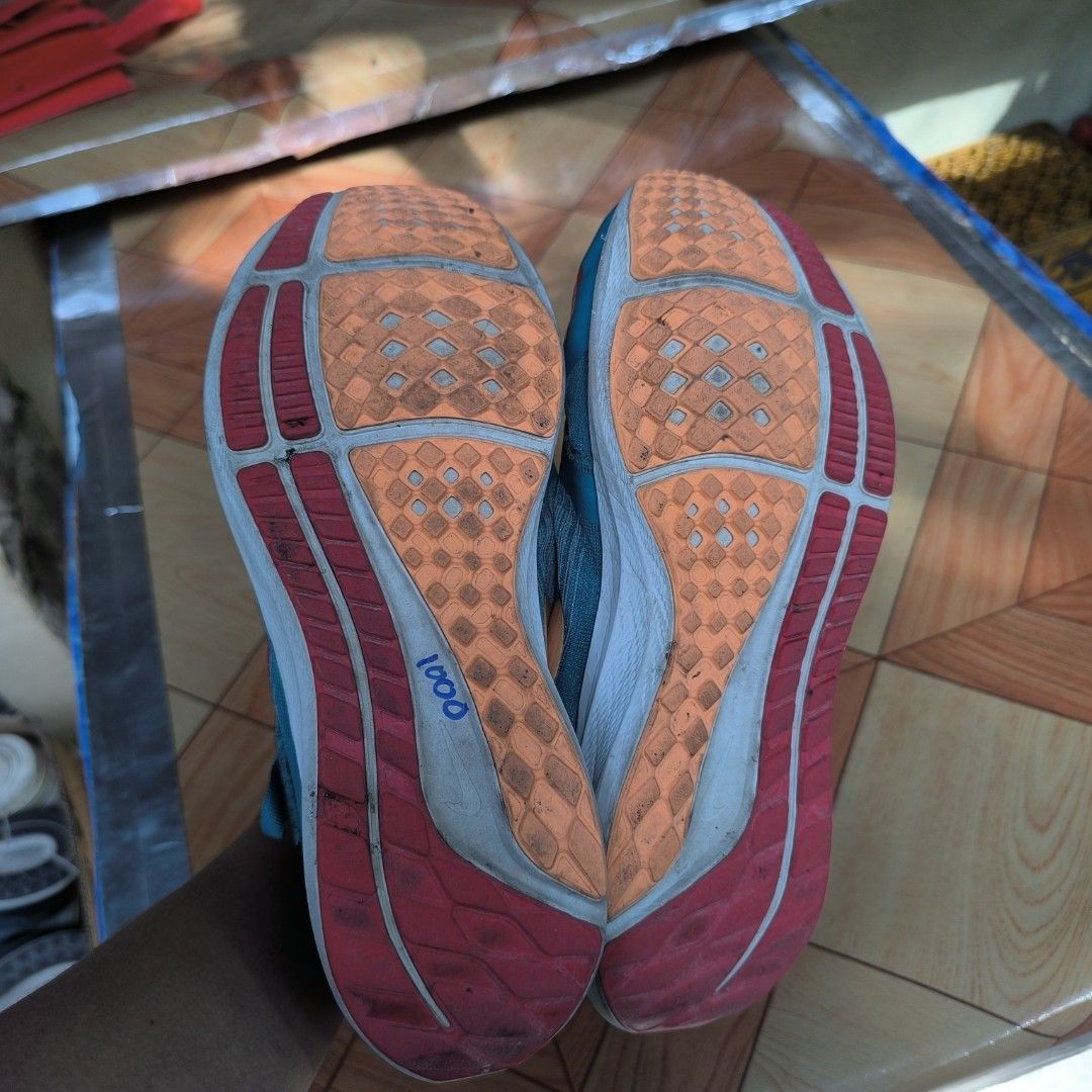 Nike Pegasus Zoom FlyEase Running Shoes (Category: Sneakers) located in Dasmarinas. Submitted by calmforest.e4c71e.643 (Listing ID 1422396257, Image 3). Description: - Nike Zoom FlyEase running shoes - Teal and orange colorway - FlyEase system for easy on and off - White midsole - Red and orange outsole - Visible Nike swoosh very good condition bouncy running shoes 1000 pesos only open for jnt or lalamove dasma cavite location .