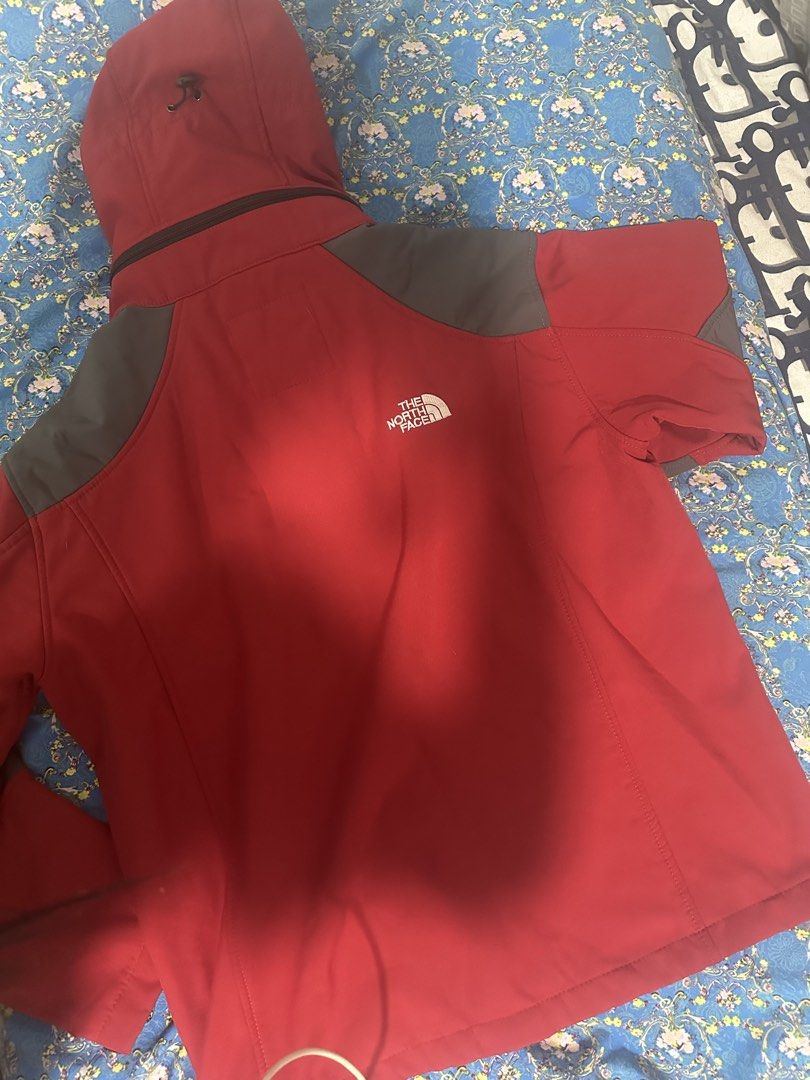 The North Face Summit Series Jacket - Red (Category: Coats, Jackets and Outerwear) located in Manila. Submitted by cdd88 (Listing ID 1422474650, Image 2). Description: L: 26 W: 21.5 Dm for inquiries .