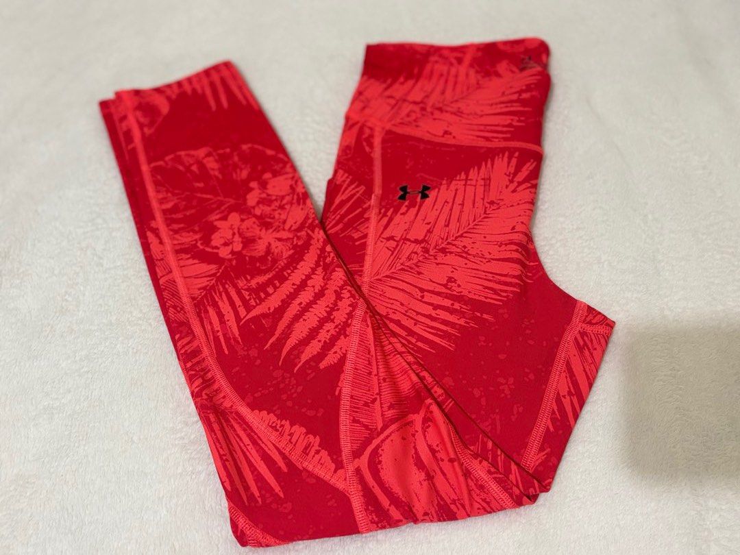 Under Armour HeatGear Leggings (Category: Activewear) located in Trece Martires City. Submitted by ellakim29 (Listing ID 1422484740, Image 3). Description: Size Small Length: 32 Inches Like New, Only used once .