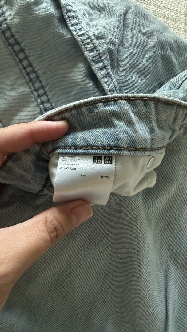 Uniqlo Jeans Size 27 (Category: Jeans) located in Makati City. Submitted by severusss (Listing ID 1422462797, Image 2). Description: - Light blue Uniqlo jeans - Size 27 (68.5cm) - Classic five-pocket design - Button and zipper closure - Straight leg cut - Raw hem - Made from 100% cotton Best fit size 27-29.
