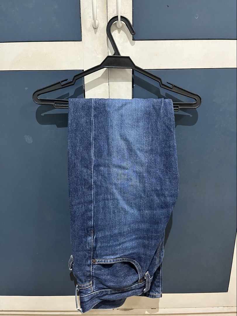 Uniqlo Relaxed Navy Blue Jeans (Category: Jeans) located in Quezon City. Submitted by cvscuh (Listing ID 1422409424, Image 1). Description: Uniqlo Relaxed Navy Blue Jeans Size 30W 9-9.5/10 condition PHP 670.