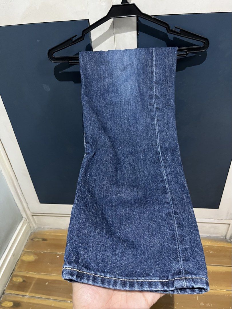 Uniqlo Relaxed Navy Blue Jeans (Category: Jeans) located in Quezon City. Submitted by cvscuh (Listing ID 1422409424, Image 3). Description: Uniqlo Relaxed Navy Blue Jeans Size 30W 9-9.5/10 condition PHP 670.