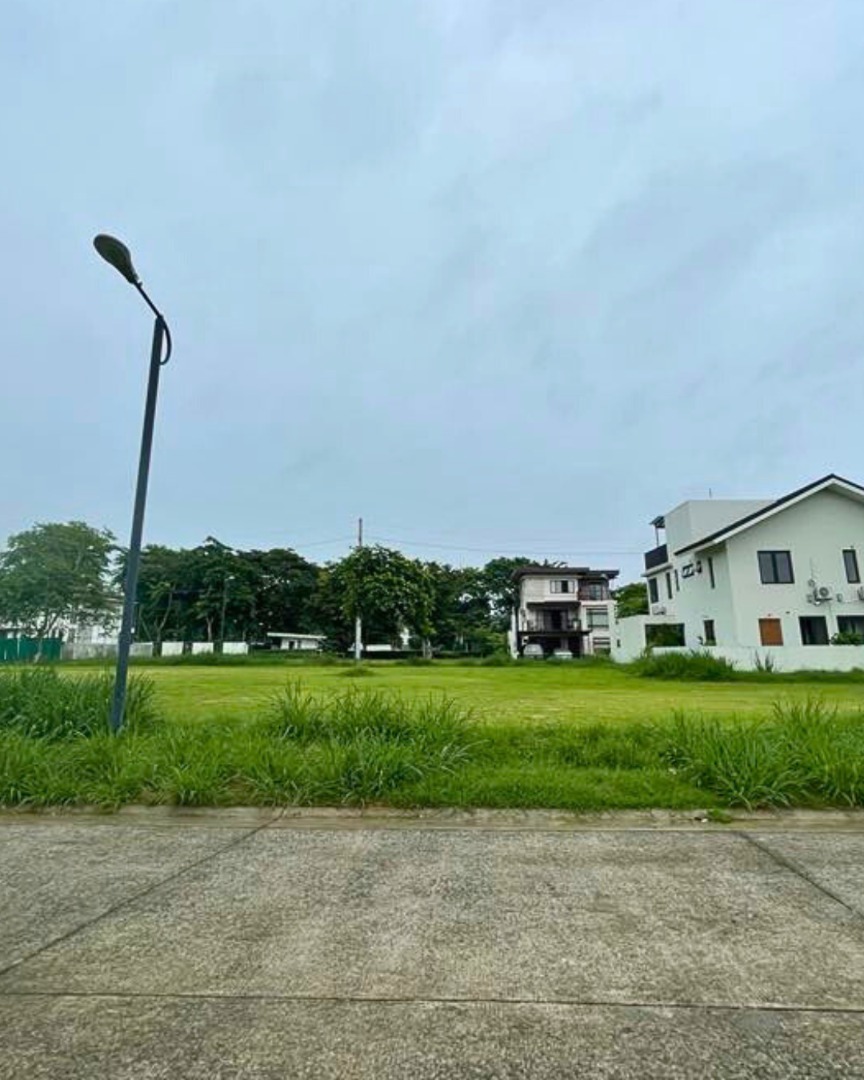 (Category: ) located in . Submitted by aracasarealty (Listing ID 1422396467, Image 1). Description: .
