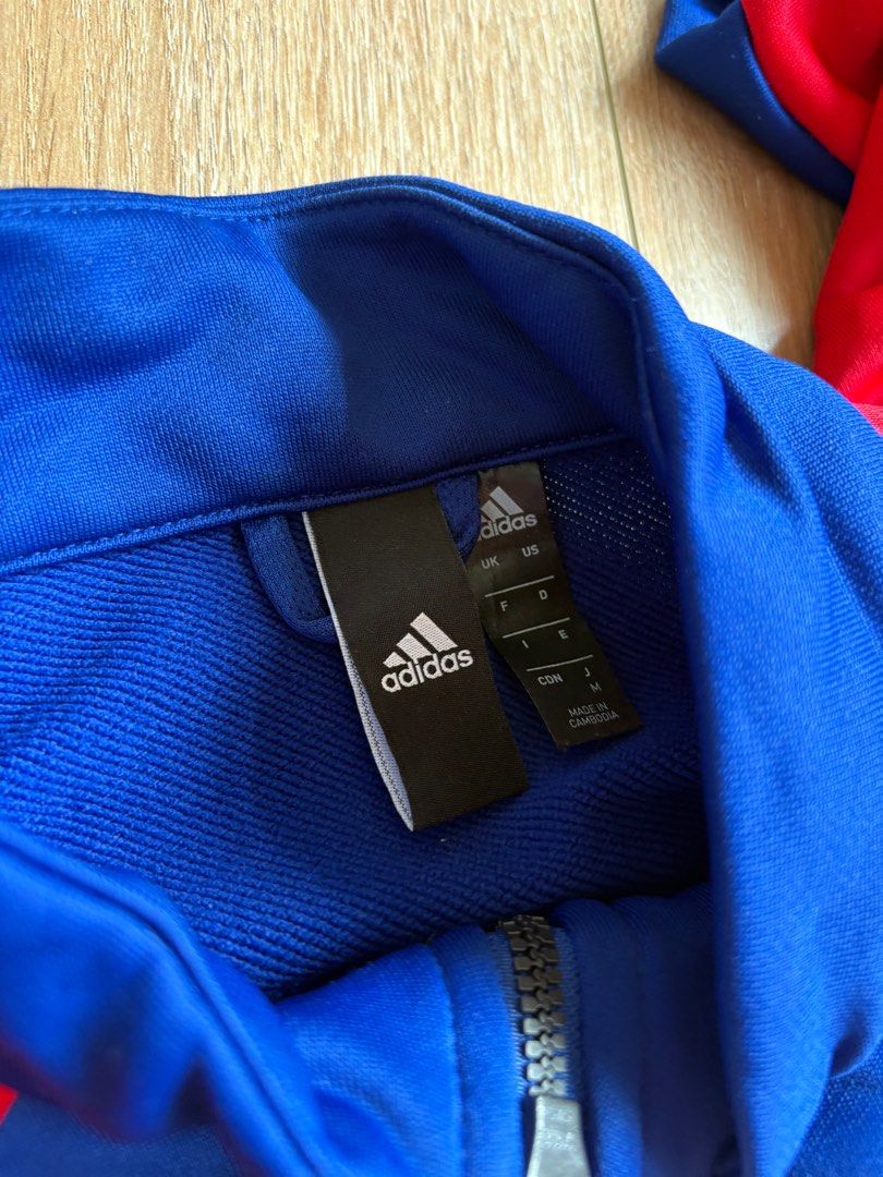 Adidas Track Jacket （分類：外套及戶外衣服）位於 Hong Kong。 由 drakeharlow 提交（商品編號 1422644052，圖片 4）。簡介： SF。