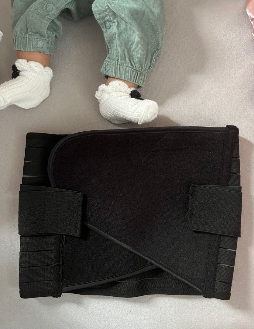 Angel Mommy Postpartum Belt - Size M (Category: Maternity Care) located in Antipolo. Submitted by byAdi (Listing ID 1422674838, Image 1). Description: - Angel Mommy Postpartum Belt - Size: M - Color: Black - Material: 76% Polyester, 24% Spandex - Features: Adjustable straps - Condition: Good.
