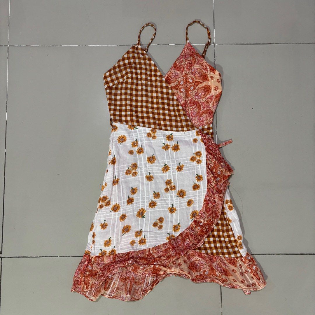 asos patchwork tie top gingham floral (Category: Sleeveless) located in Quezon City. Submitted by yamakento (Listing ID 1422560753, Image 2). Description: .