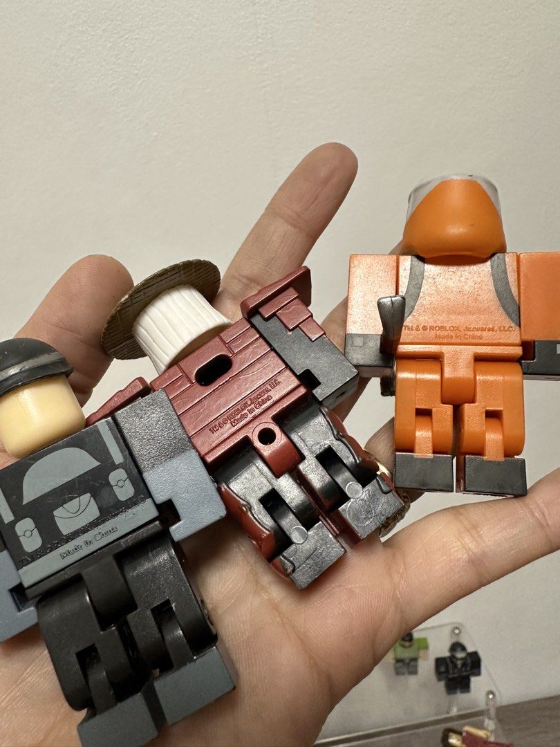 Authentic Roblox Figures bundle (Category: Figurines & Statues) located in Manila. Submitted by eiya.love (Listing ID 1422580142, Image 2). Description: no breaking of set. .
