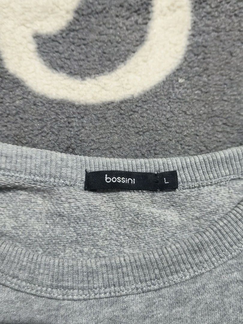 Bossini Nature Graphic Sweatshirt (Category: Coats, Jackets and Outerwear) located in Manila. Submitted by stro3rr1 (Listing ID 1422693313, Image 2). Description: 🌃 Bossini sweatshirt - Size: L - Graphic design: 'NATURE' - Crew neck - Long sleeves - Ribbed neckline, cuffs, and hem 🌃 Gcash/pick up 🌃 Lalamove/J&T 🌃 Tondo Manila/Bulacan Sjdm.