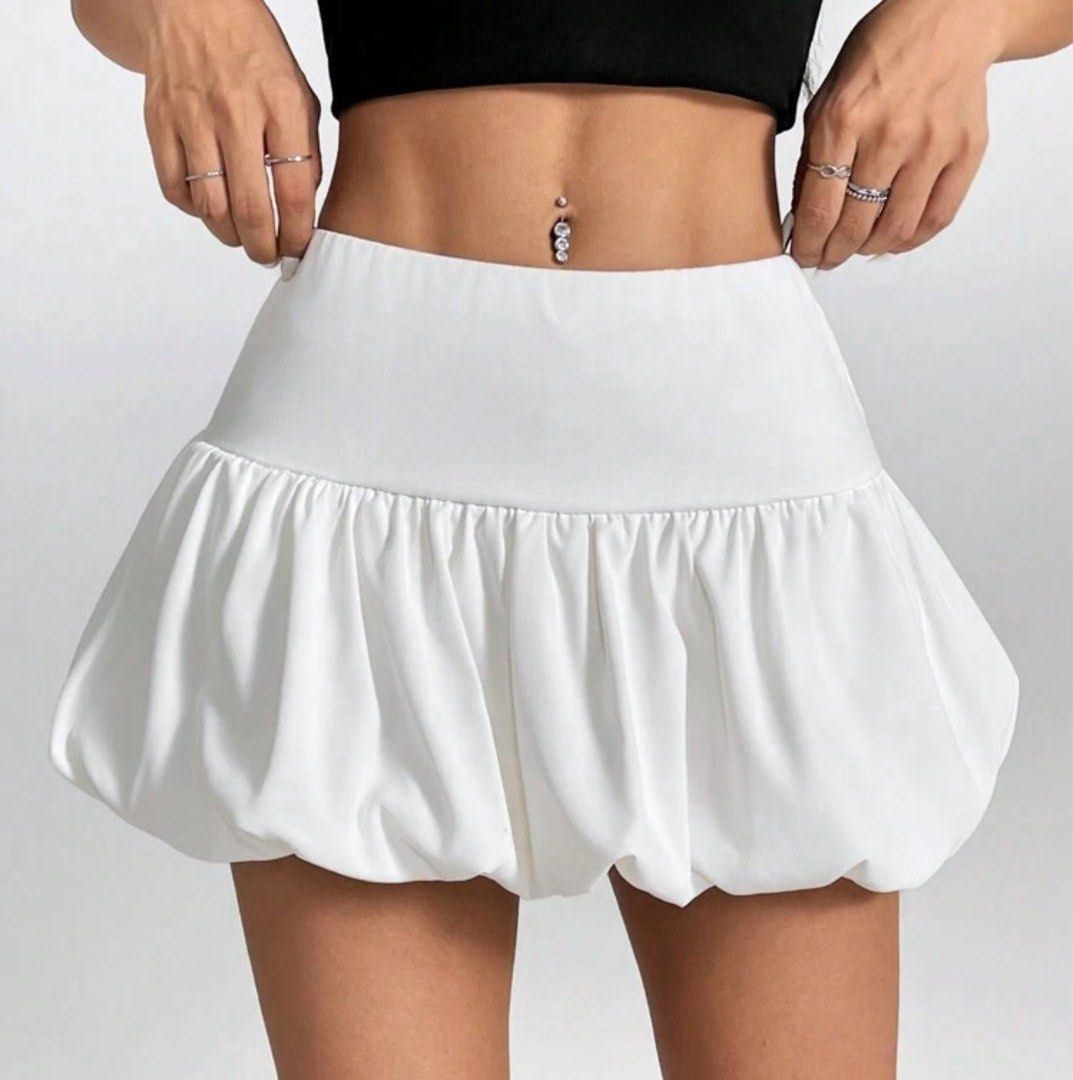 Bubble skirt with inner shorts (Category: Skirts) located in Pasay City. Submitted by cloudeclutters (Listing ID 1422562043, Image 2). Description: Never been used, impulse buy Please read before you order 🌸 Fits XS-S 🌸 Payment first, No COD 🌸 Payment thru Gcash 🌸 Delivery thru J&T/Lalamove. I'm located at pasay Guaranteed that what you see is what you get.