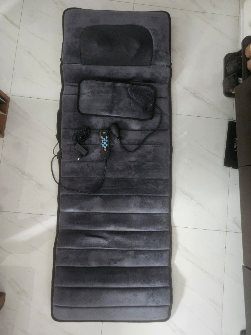 Electronic Body massage (Category: Body Care) located in Manila. Submitted by declutterhopper (Listing ID 1422562433, Image 1). Description: electronic body massage (vibrator & heater) comes with box if you want to relax from tiring day this body massage is good for you! .
