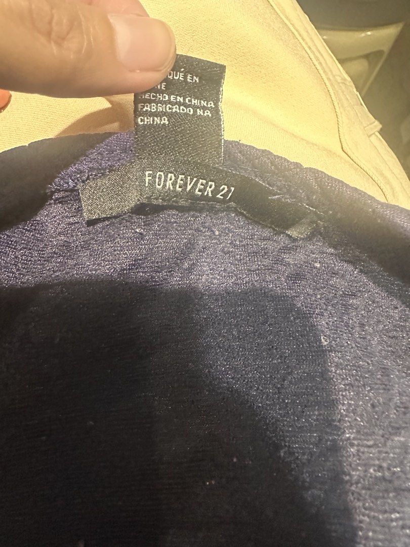 Forever 21 Navy Blue Cardigan (Category: Coats, Jackets and Outerwear) located in Pasay City. Submitted by feija (Listing ID 1422648164, Image 2). Description: .
